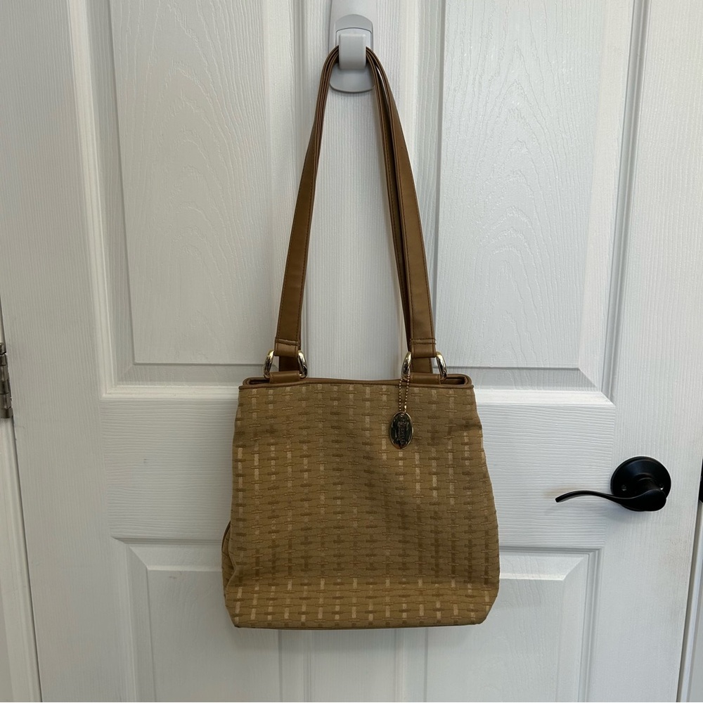 Elegant Tan Woven Shoulder Bag